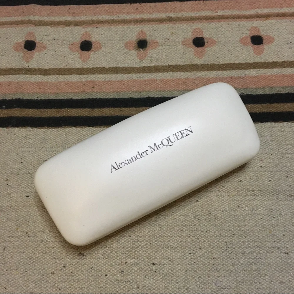 Alexander McQueen white & black eyeglass sunglasses case red lined & shag new